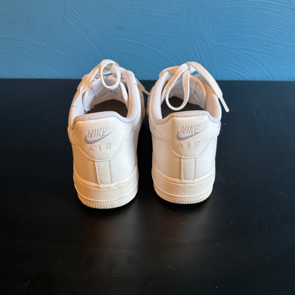 Nike Air Force One Low Cut, White, Size 9.5 - Picture 4 of 5